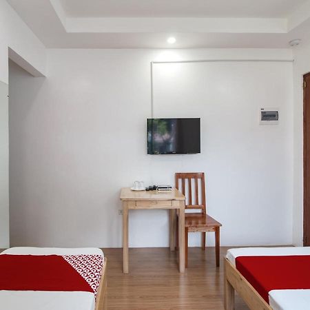 Oyo 777 Rn Guesthouse Moalboal Bagian luar foto