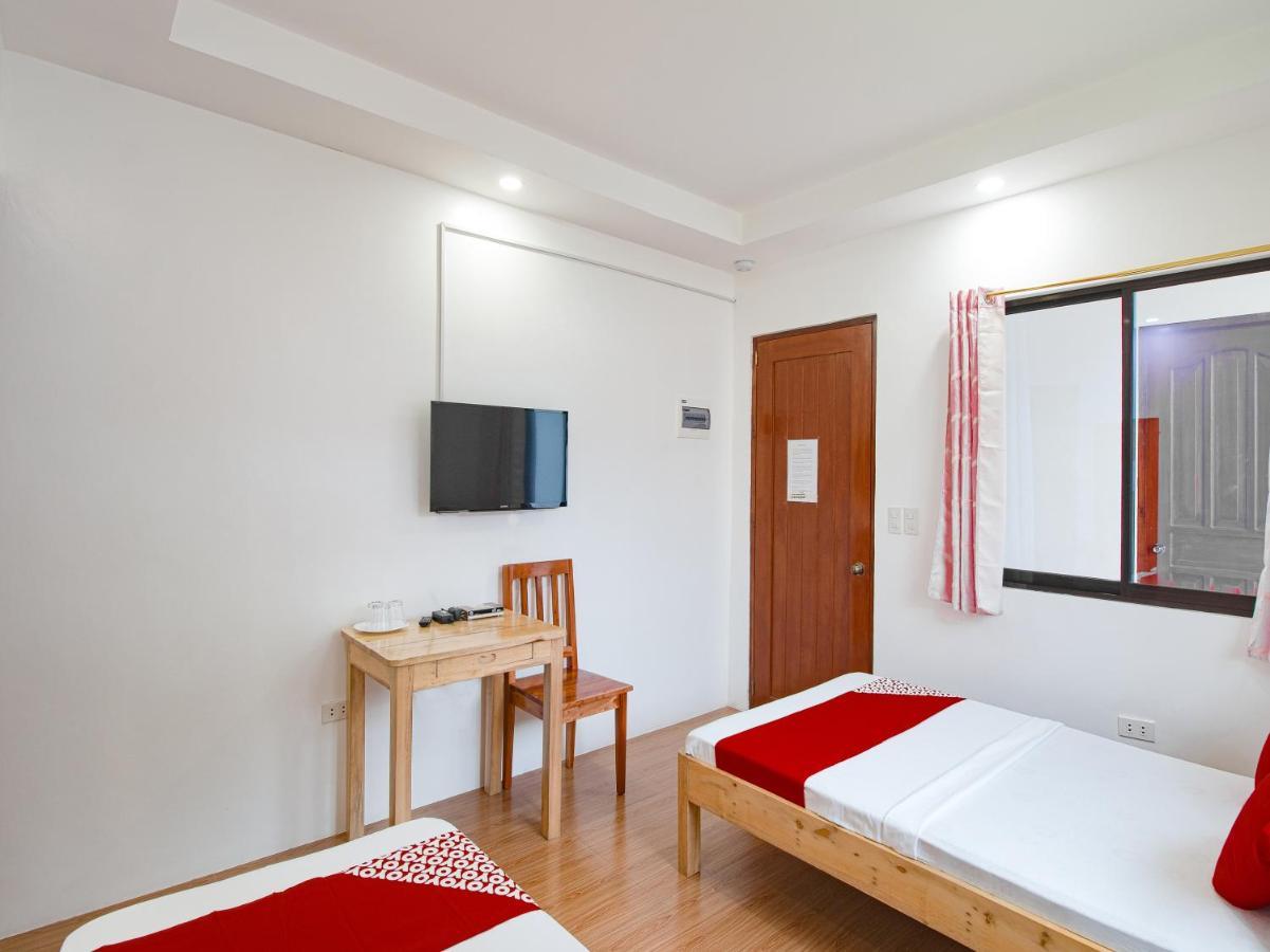 Oyo 777 Rn Guesthouse Moalboal Bagian luar foto