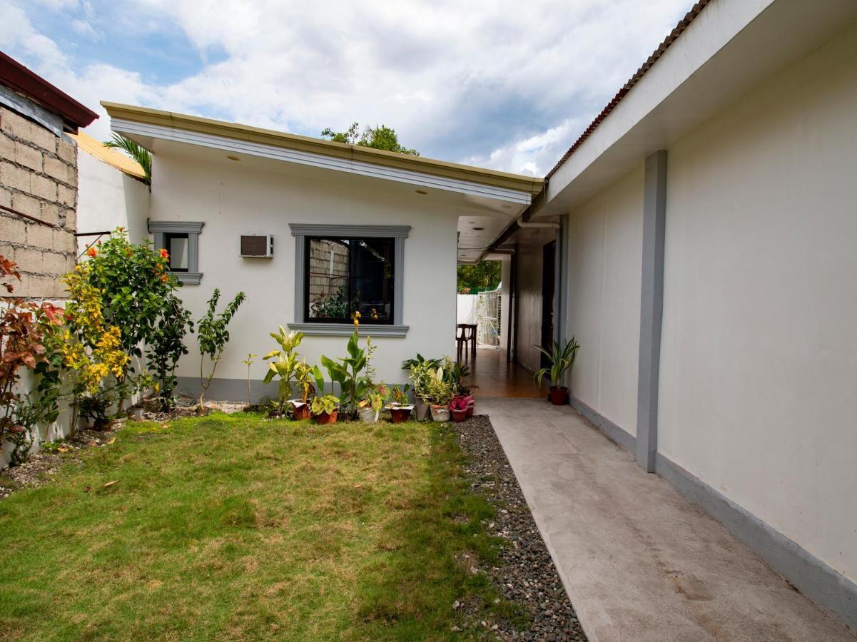 Oyo 777 Rn Guesthouse Moalboal Bagian luar foto