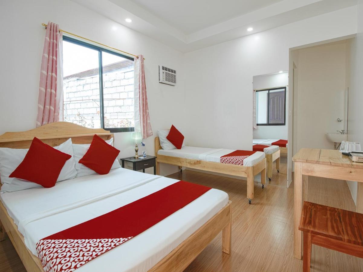 Oyo 777 Rn Guesthouse Moalboal Bagian luar foto