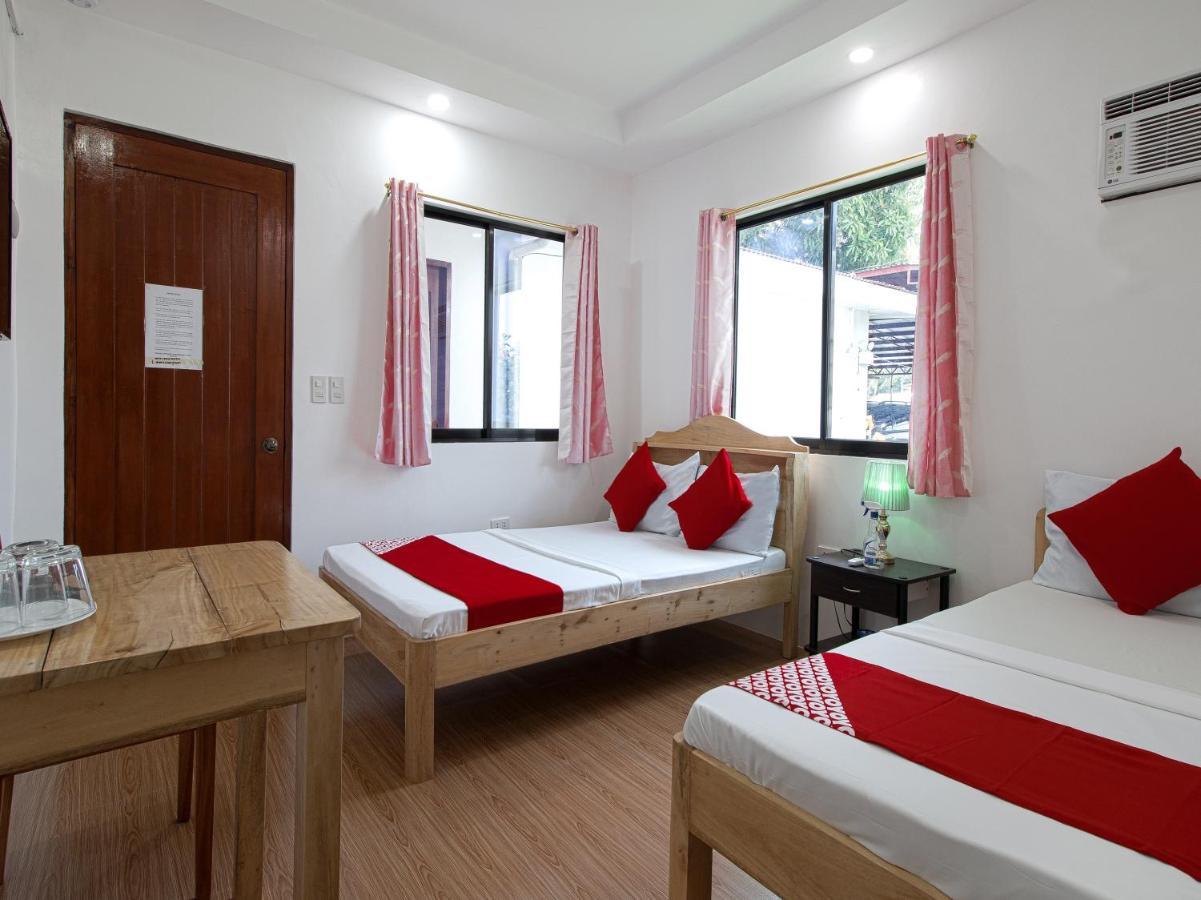 Oyo 777 Rn Guesthouse Moalboal Bagian luar foto