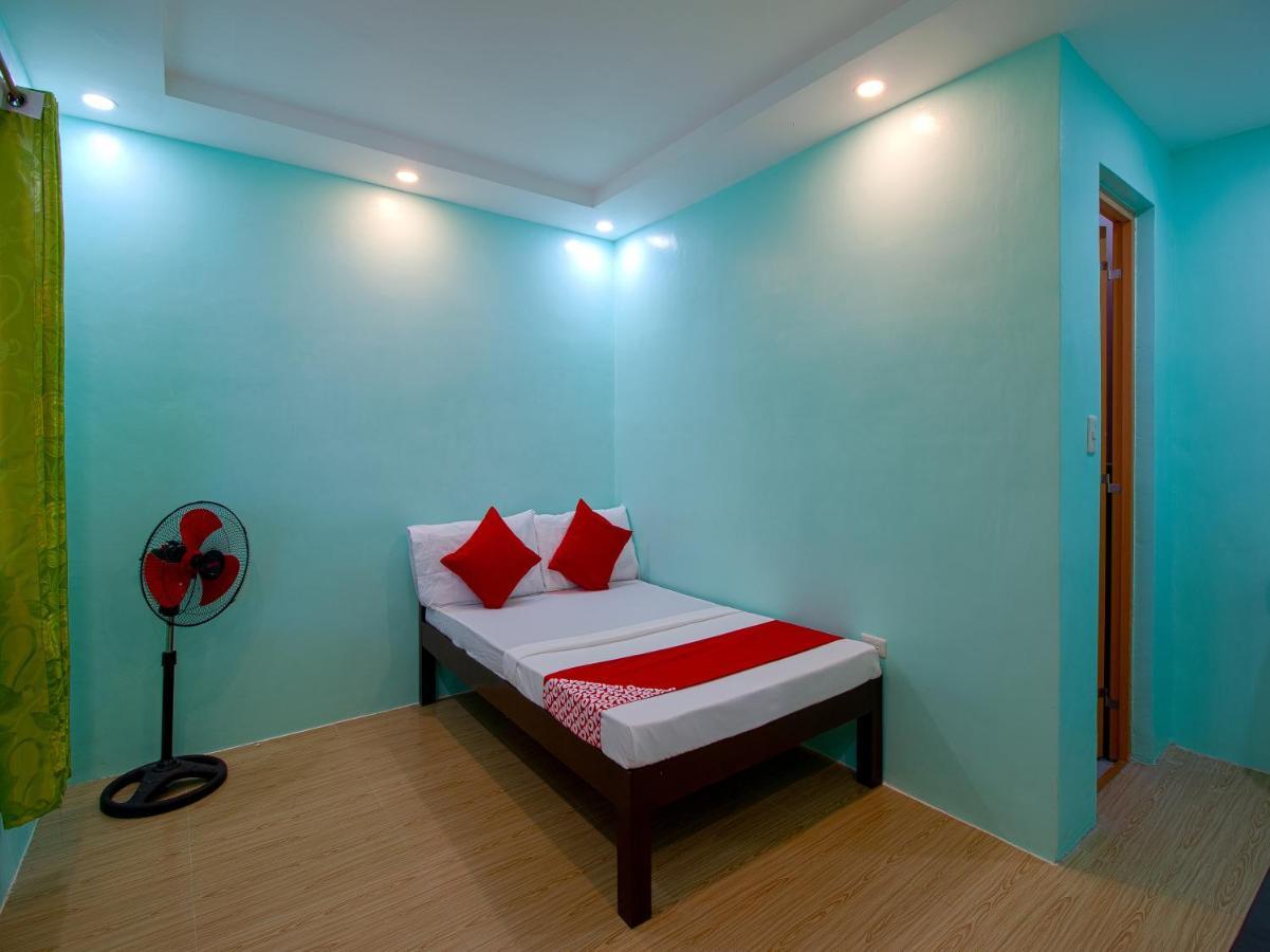 Oyo 777 Rn Guesthouse Moalboal Bagian luar foto
