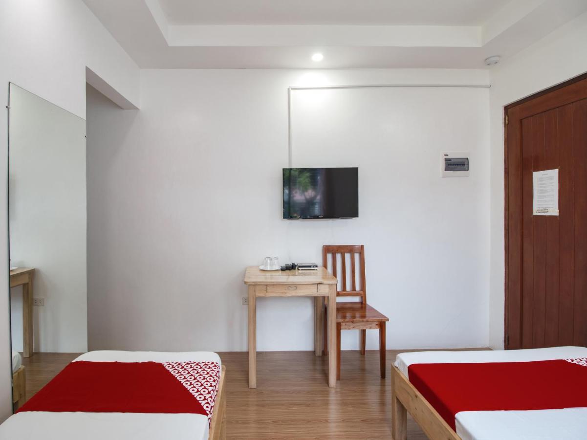 Oyo 777 Rn Guesthouse Moalboal Bagian luar foto