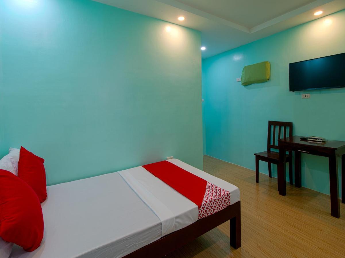 Oyo 777 Rn Guesthouse Moalboal Bagian luar foto