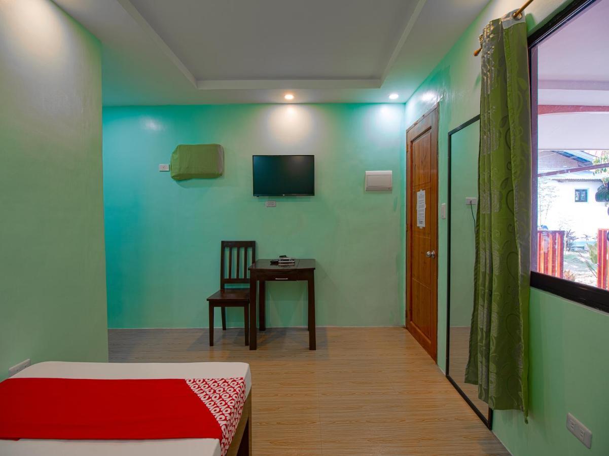 Oyo 777 Rn Guesthouse Moalboal Bagian luar foto